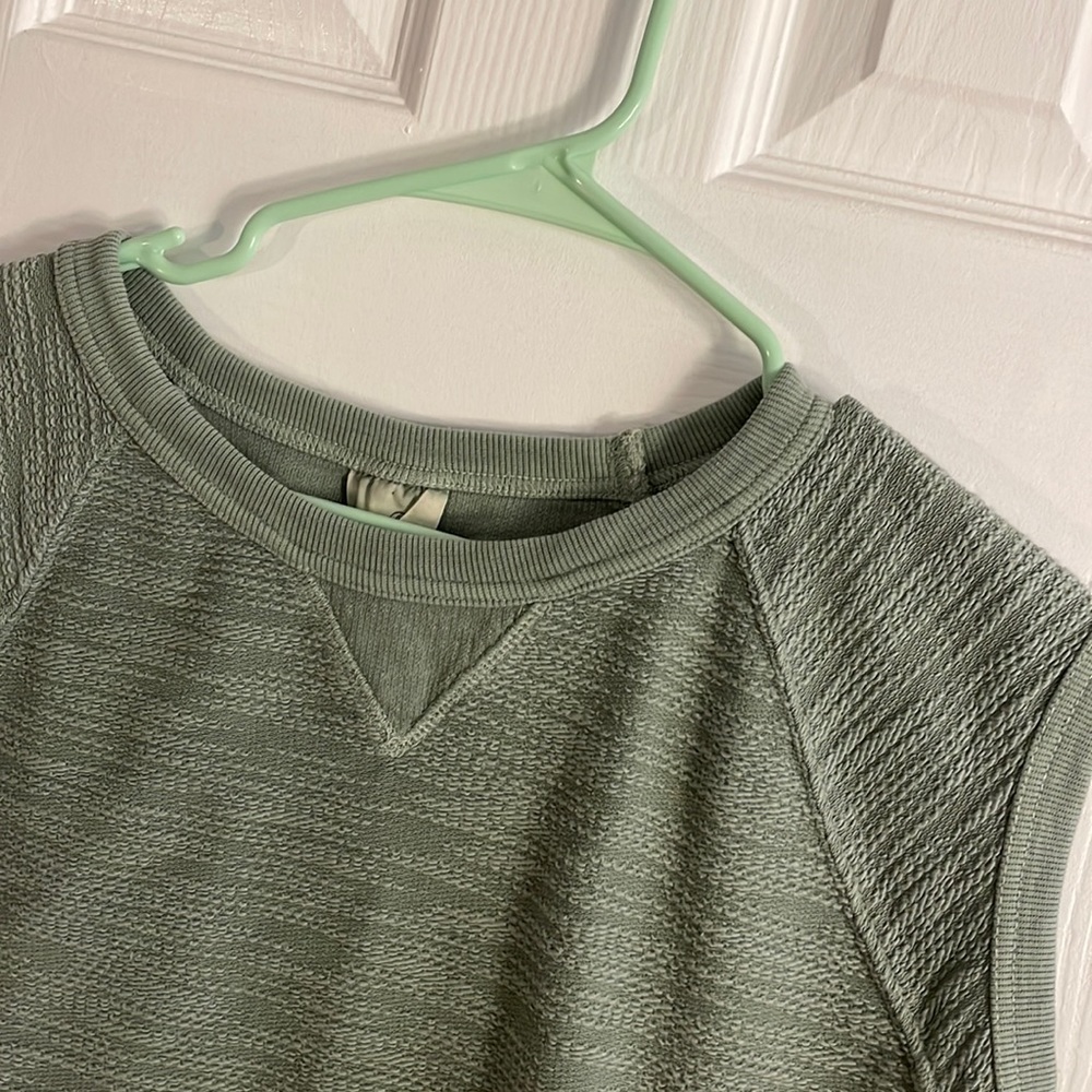 Knit short sleeve Universal Thread top